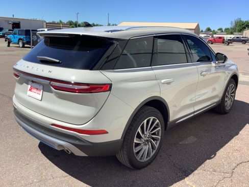 Used 2023 Lincoln Corsair Reserve AWD/4WD image 6