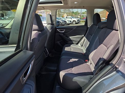 Used 2023 Subaru Forester Premium AWD/4WD image 12