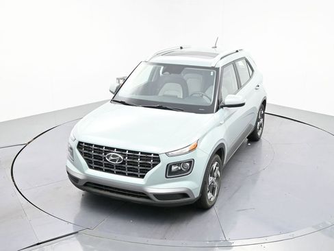 Used 2025 Hyundai Venue SEL FWD image 18