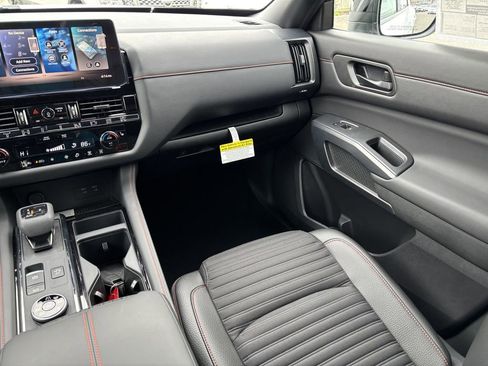 New 2026 Nissan Pathfinder Rock Creek image 23