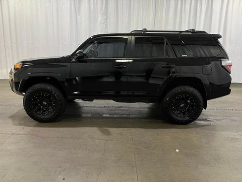 Certified 2019 Toyota 4Runner SR5 AWD/4WD image 7
