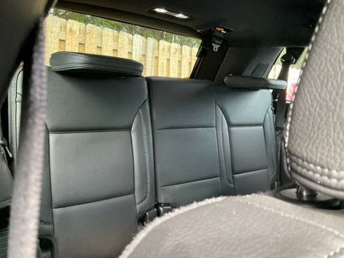 Used 2022 GMC Yukon Denali w/ Denali Ultimate Package AWD/4WD image 9
