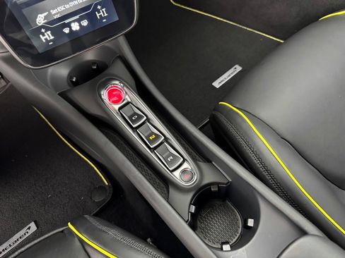 Used 2023 McLaren Artura image 19