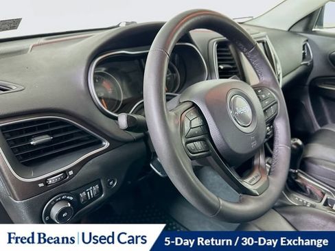 Used 2022 Jeep Cherokee Trailhawk w/ Premium Leather Package AWD/4WD image 13