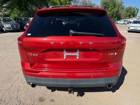 Used 2018 Volvo XC60 T5 Momentum w/ Convenience Package AWD/4WD image 5