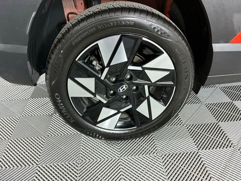 Used 2025 Hyundai Kona SEL image 34