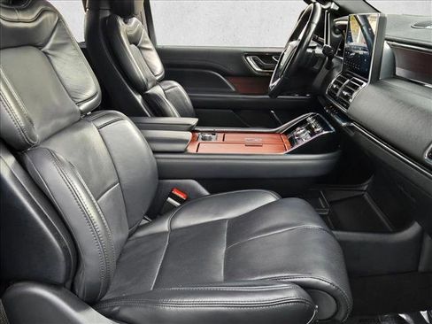 Used 2023 Lincoln Navigator Reserve image 23