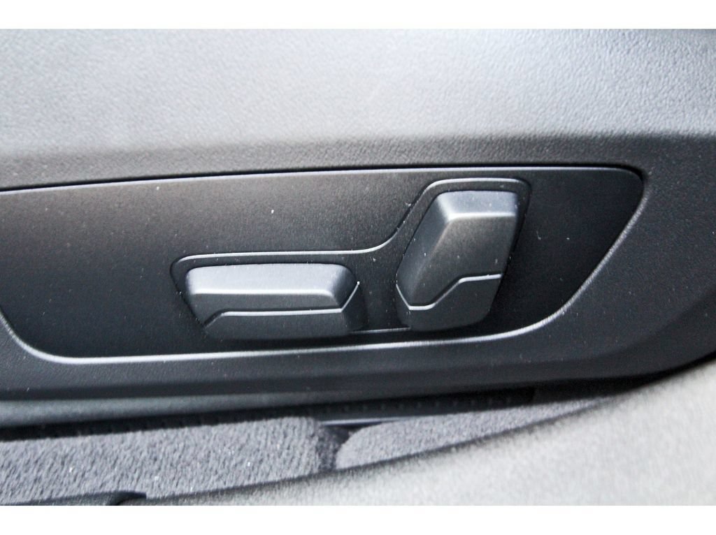 Used 2025 BMW 228i xDrive AWD/4WD image 31