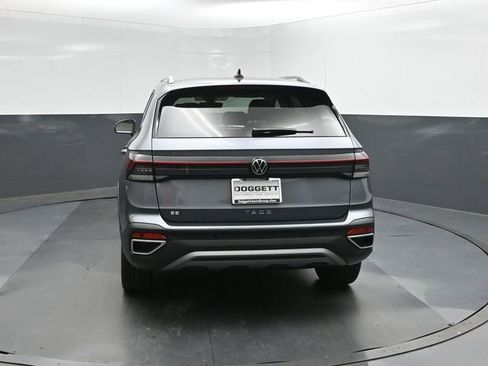 New 2026 Volkswagen Taos SE FWD image 5
