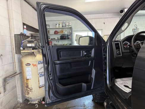 Used 2014 RAM 1500 Express AWD/4WD image 12