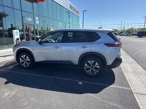 Certified 2022 Nissan Rogue SV AWD/4WD image 2