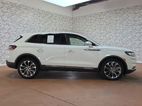 Used 2022 Lincoln Nautilus Reserve image 6