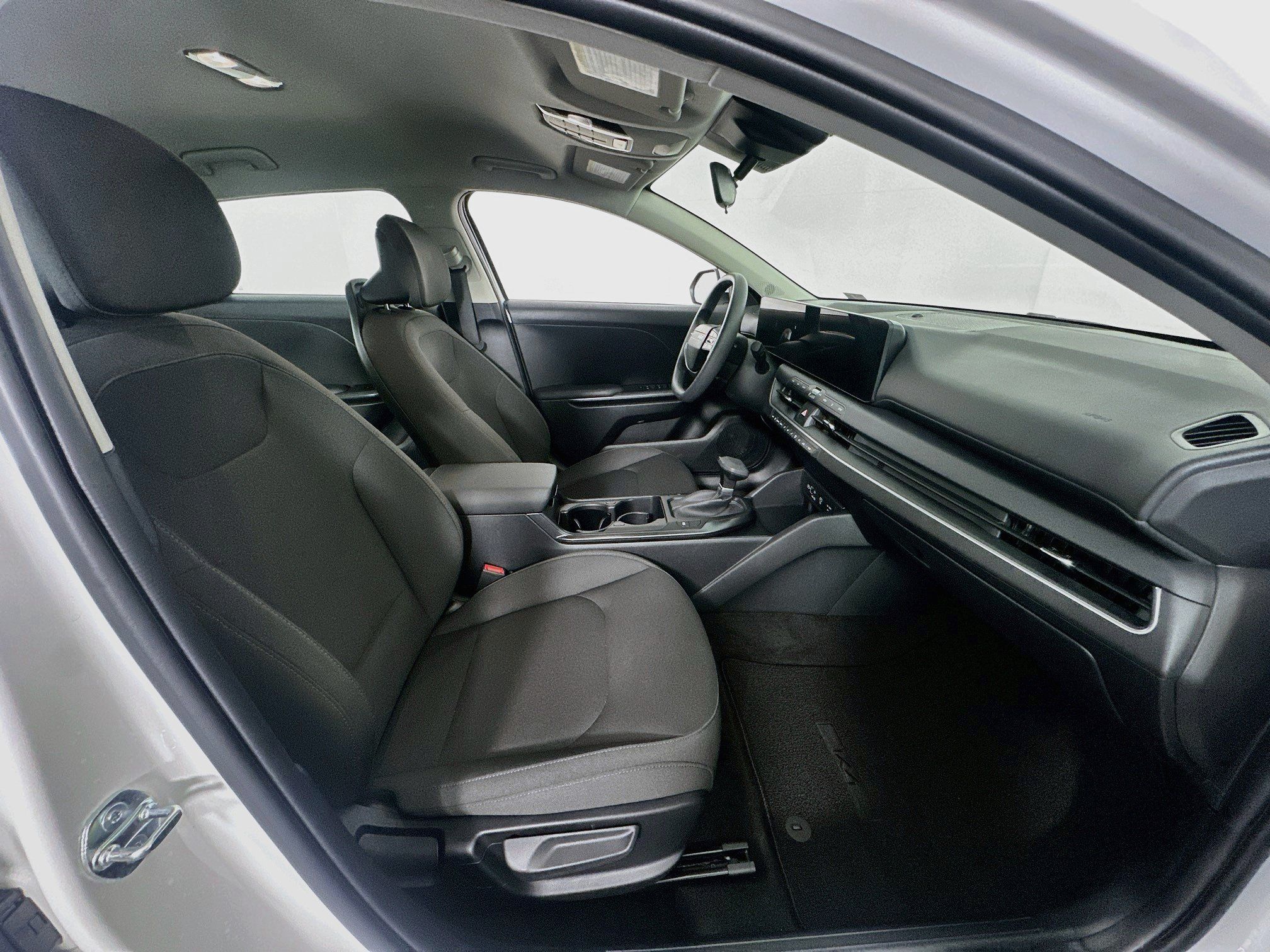 Used 2026 Kia K4 FWD image 31