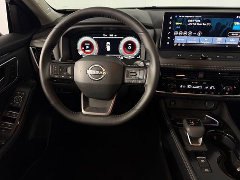 Used 2026 Nissan Rogue Platinum w/ Platinum Premium Package AWD/4WD image 13