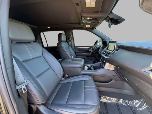 Used 2024 Chevrolet Suburban RST w/ Luxury Package image 14