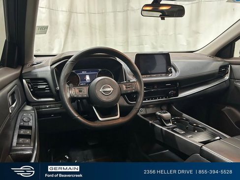 Used 2022 Nissan Rogue SV w/ SV Premium Package image 14