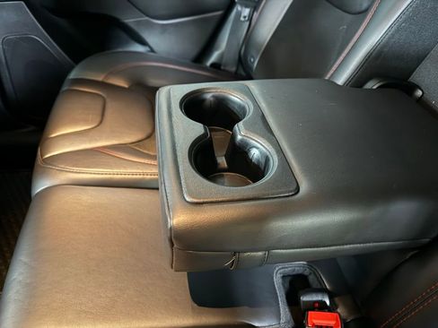 Used 2019 Jeep Cherokee Trailhawk w/ Cold Weather Group AWD/4WD image 19