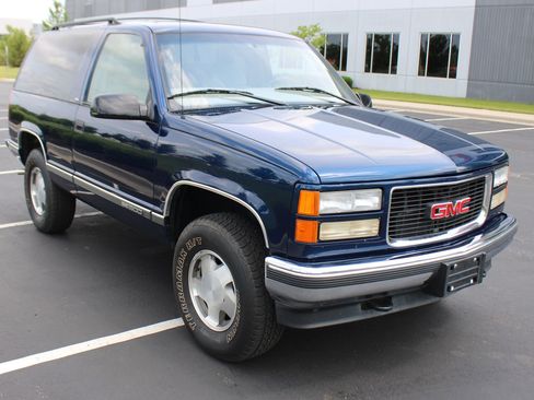 Used 1997 GMC Yukon 4WD 2-Door w/ Marketing Opt Pkg 2 image 38
