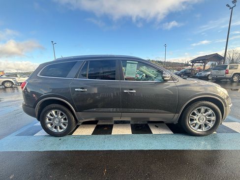 Used 2011 Buick Enclave CXL image 6