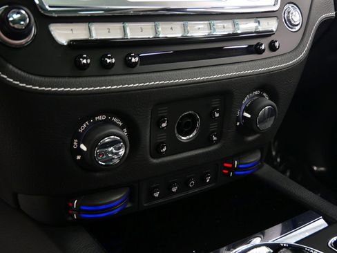 Used 2013 Rolls-Royce Ghost RWD image 27