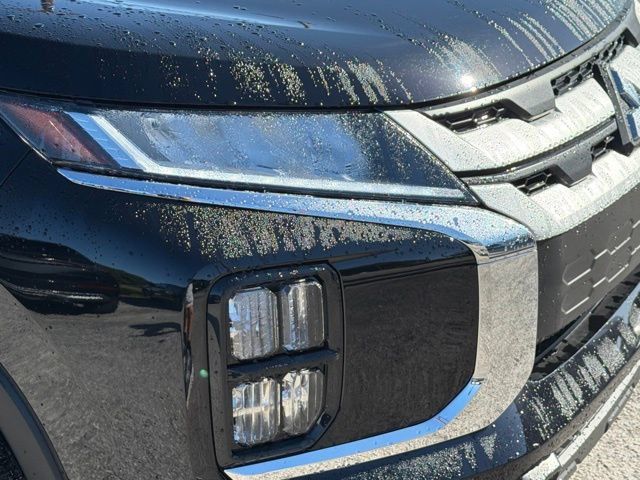 Used 2025 Mitsubishi Outlander Sport ES AWD/4WD image 9