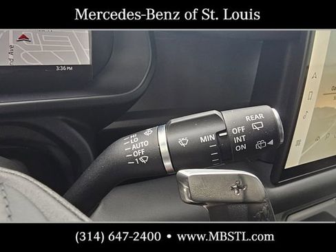 Used 2025 Land Rover Defender 110 V8 AWD/4WD image 29