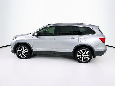 Used 2017 Honda Pilot Touring image 5