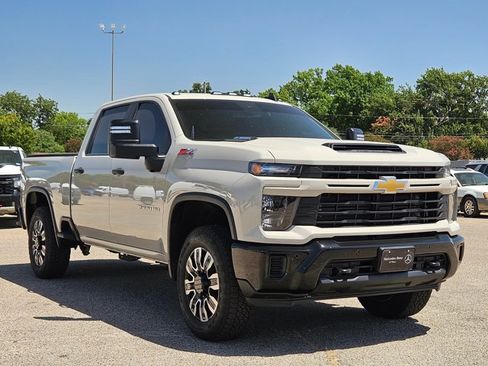 Used 2026 Chevrolet Silverado 2500 Custom w/ Custom Value Package AWD/4WD image 3
