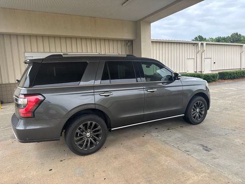 Used 2019 Ford Expedition Limited w/ Equipment Group 301A RWD image 12