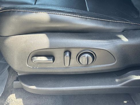 Used 2019 Chevrolet Traverse LT w/ LT Premium Package FWD image 22
