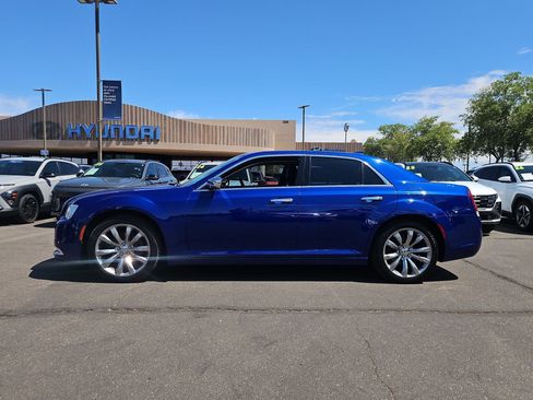 Used 2019 Chrysler 300 Limited w/ Safetytec Plus Group RWD image 9