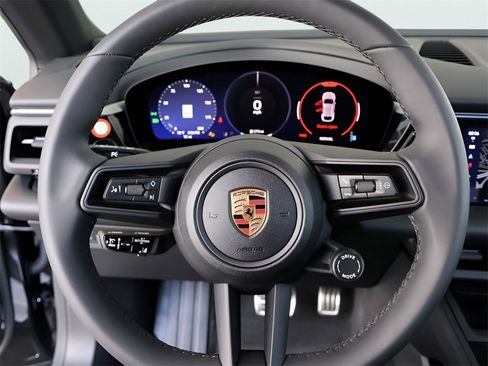 New 2025 Porsche Macan 4S Electric image 31