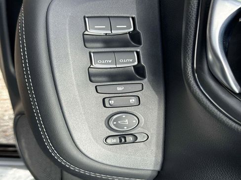 New 2026 Honda HR-V EX-L image 17
