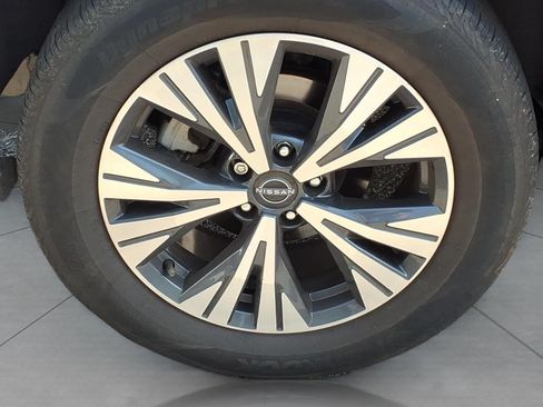Used 2023 Nissan Rogue SV AWD/4WD image 5