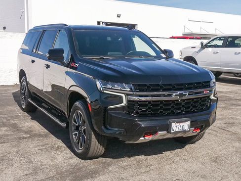 Used 2022 Chevrolet Suburban Z71 w/ Luxury Package image 3
