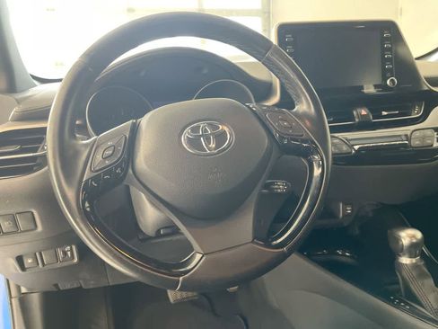 Used 2019 Toyota C-HR XLE FWD image 14