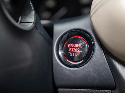 Certified 2023 Honda HR-V LX image 31