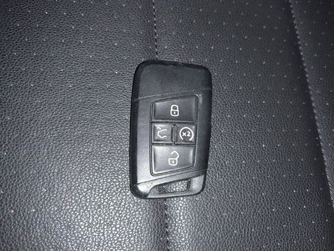 Used 2024 Volkswagen Jetta SE image 32