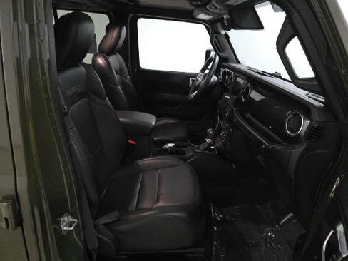 Used 2022 Jeep Wrangler Unlimited Rubicon w/ Trailer Tow Package AWD/4WD image 5