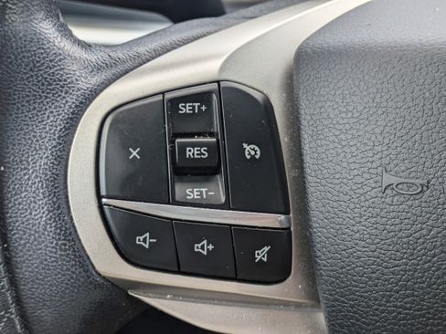 Used 2021 Ford Explorer XLT image 23