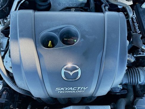 Used 2018 MAZDA MAZDA3 Grand Touring image 29