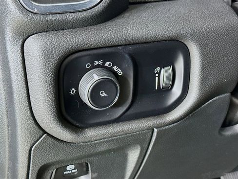 Used 2024 RAM 1500 Laramie image 11