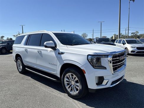 Used 2022 GMC Yukon XL SLT w/ SLT Premium Package image 1