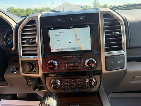 Used 2016 Ford F150 Lariat w/ Equipment Group 502A Luxury AWD/4WD image 30
