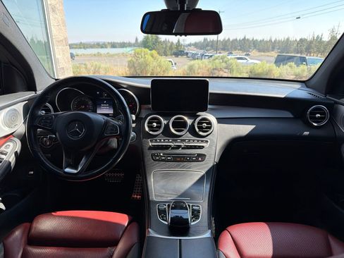 Used 2019 Mercedes-Benz GLC 300 4MATIC Coupe image 10