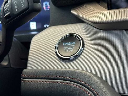 Used 2025 Ford Explorer Active RWD image 24