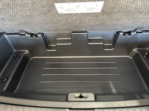 Used 2025 GMC Acadia Elevation image 46