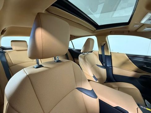 Certified 2025 Lexus ES 300h w/ Premium Package image 35