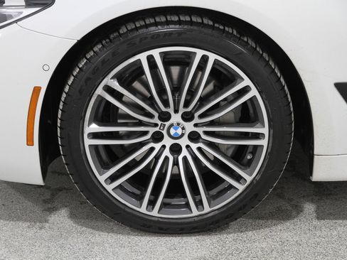 Used 2019 BMW 530i xDrive image 23