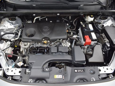 Used 2024 Toyota RAV4 XLE FWD image 9